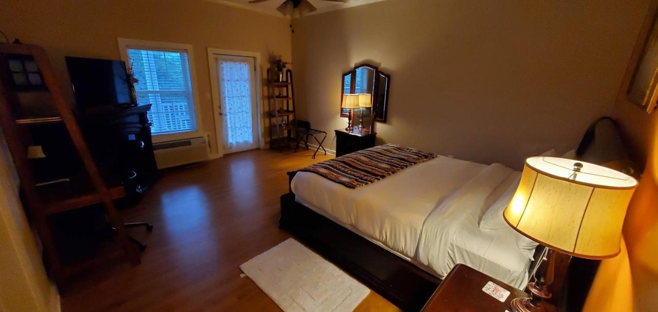 Acorn Hill Lodge And Spa Lynchburg Bagian luar foto
